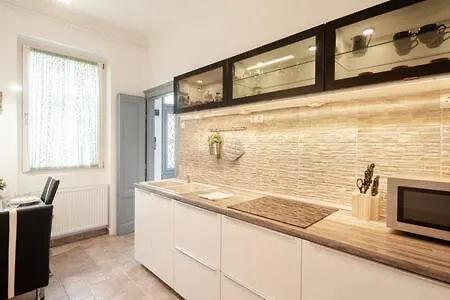 Nice Apartment In The Center Budapest